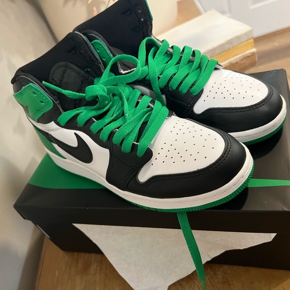 Air Jordan 1 Retro High OG Lucky Green - Picture 3 of 6